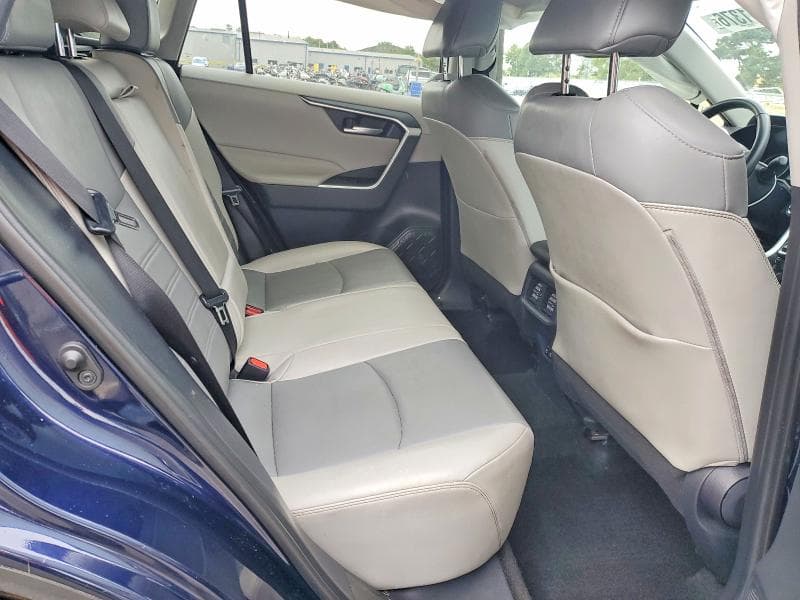 2019 TOYOTA RAV4 XLE PREMIUM 11