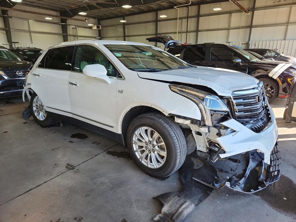 2017 CADILLAC XT5 4