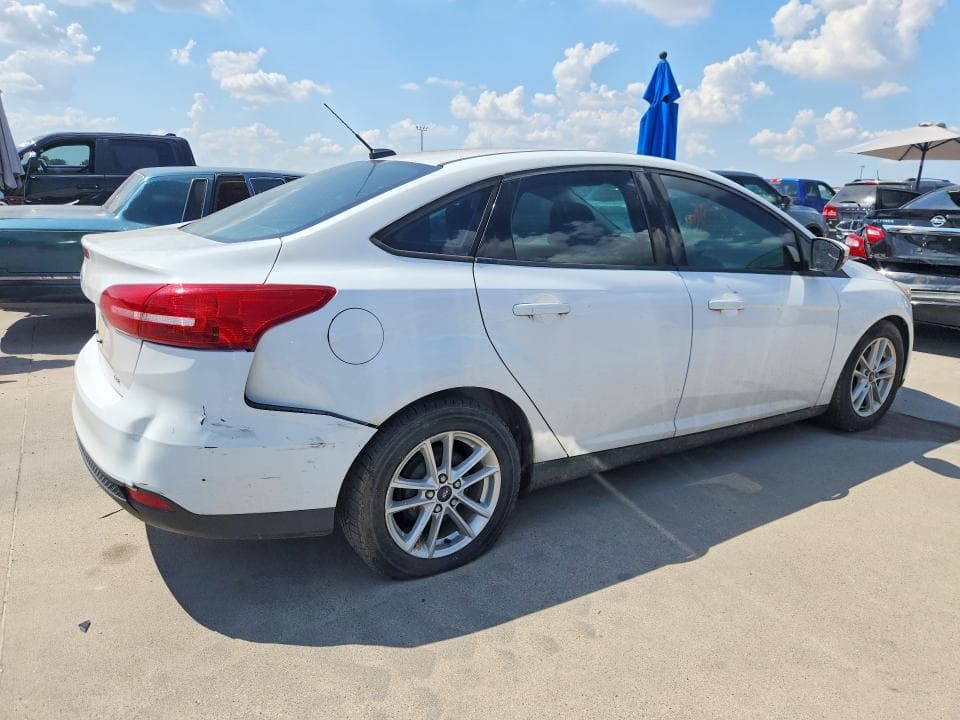 2017 FORD FOCUS SE 3