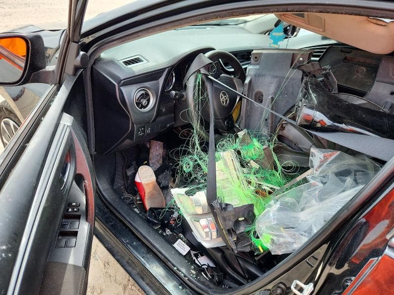 2019 TOYOTA COROLLA LE 8