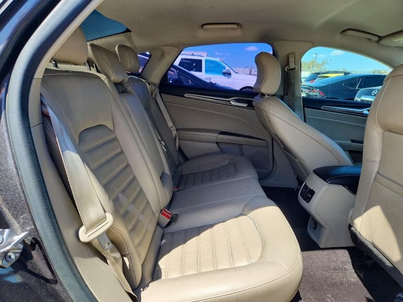 2017 FORD FUSION SE 10
