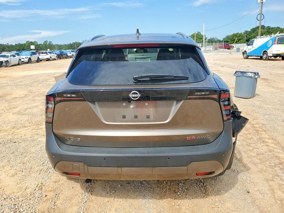 2025 NISSAN KICKS SR 6