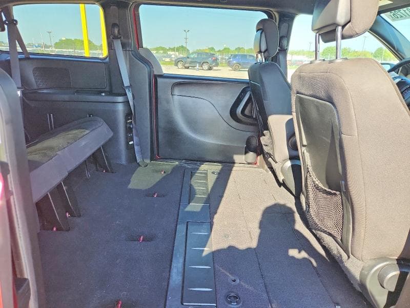 2017 DODGE GRAND CARAVAN SE 11