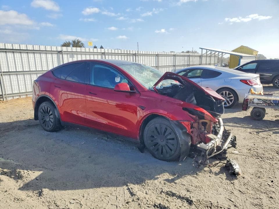 2024 TESLA MODEL Y 4