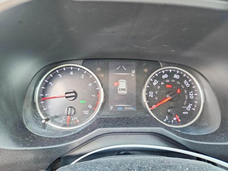 2021 TOYOTA RAV4 XLE 9