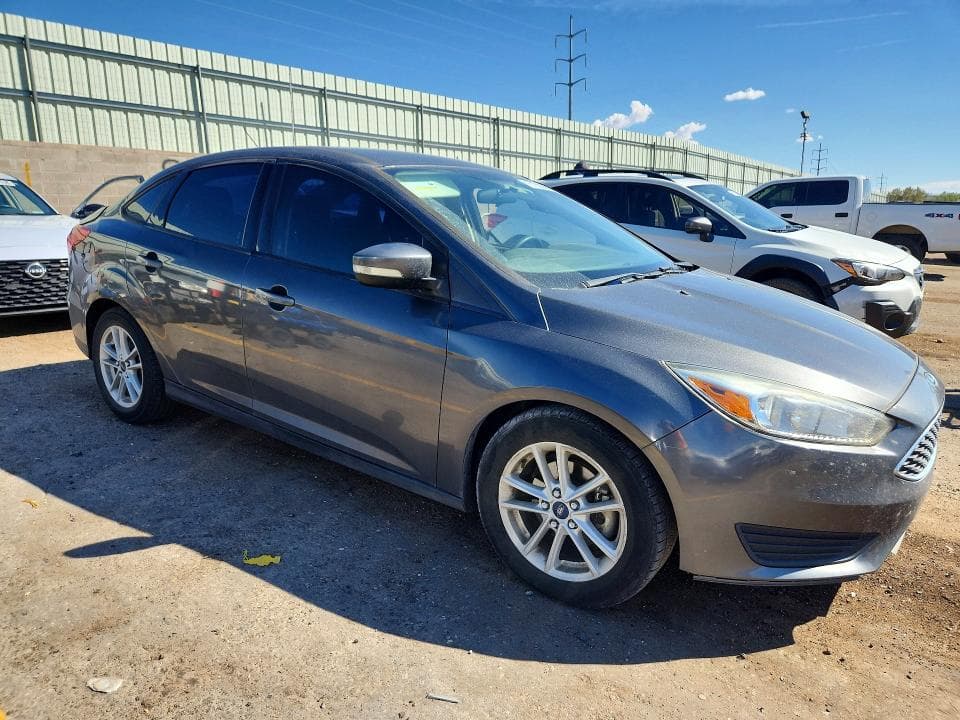 2017 FORD FOCUS SE 4