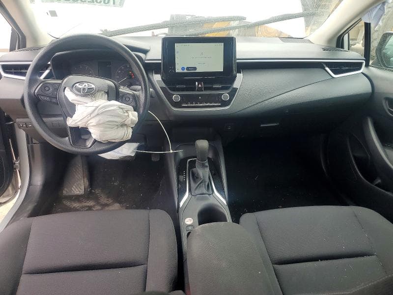 2025 TOYOTA COROLLA LE 8