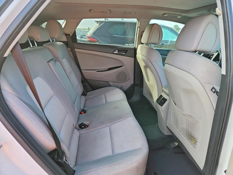 2017 HYUNDAI TUCSON VALUE 11