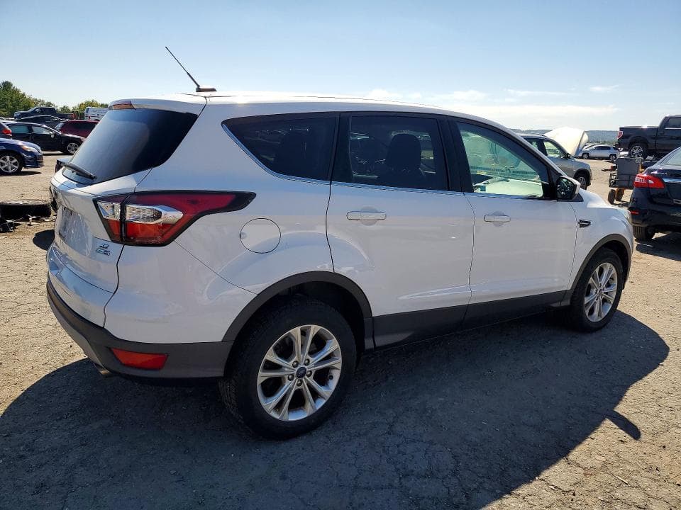 2017 FORD ESCAPE SE 3