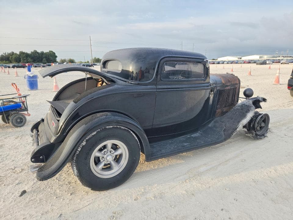 1932 FORD 2 DOOR COUPE 3