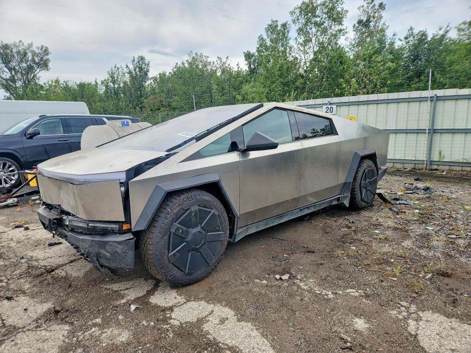 2024 TESLA CYBERTRUCK - 1