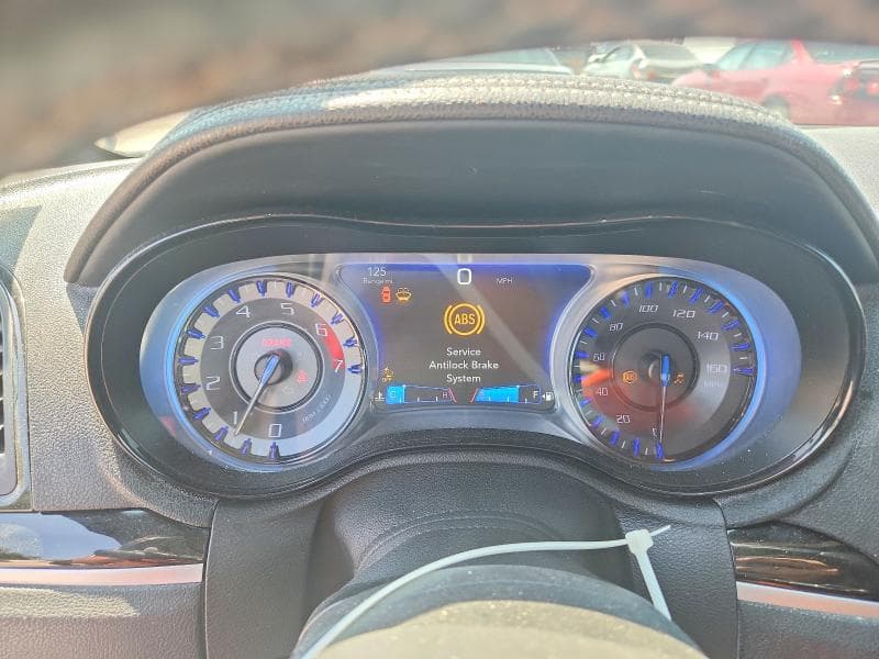 2018 CHRYSLER 300 S 9