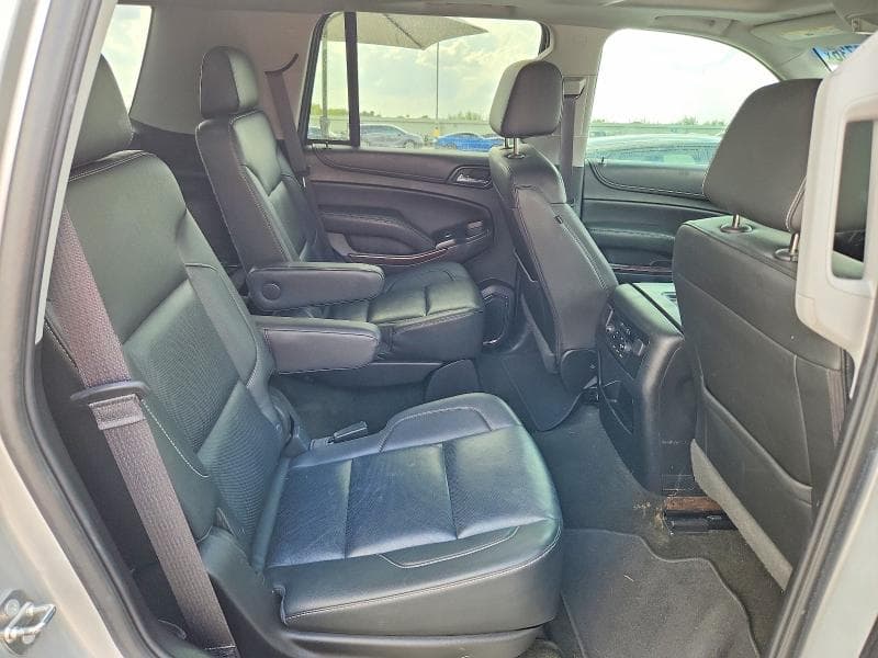 2017 GMC YUKON SLT 11