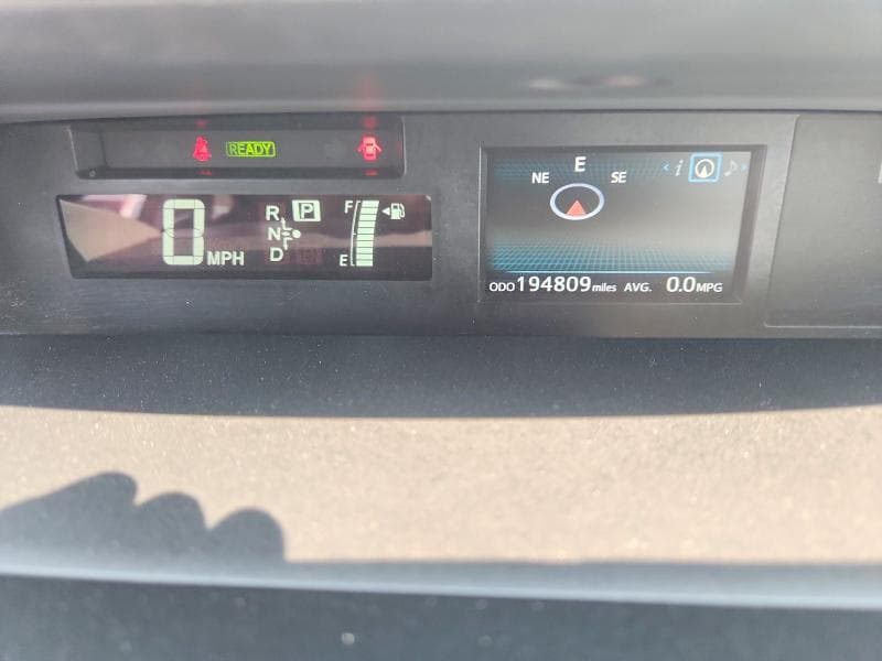 2017 TOYOTA PRIUS V THREE 9