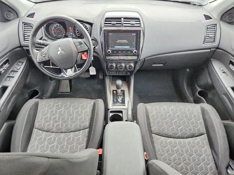 2025 MITSUBISHI RVR SE 8