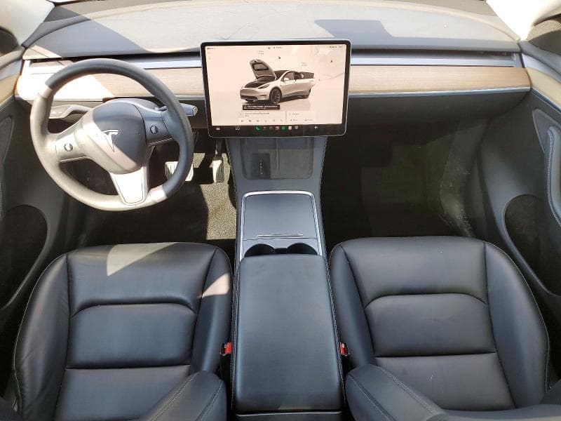 2023 TESLA MODEL Y 8