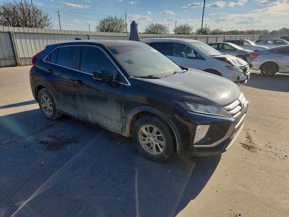 2018 MITSUBISHI ECLIPSE CROSS ES 4