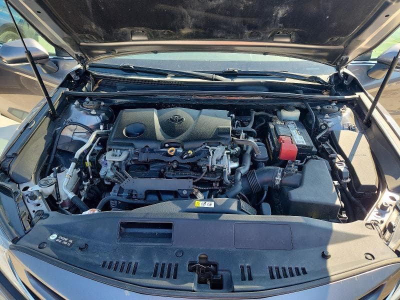2018 TOYOTA CAMRY SE 11