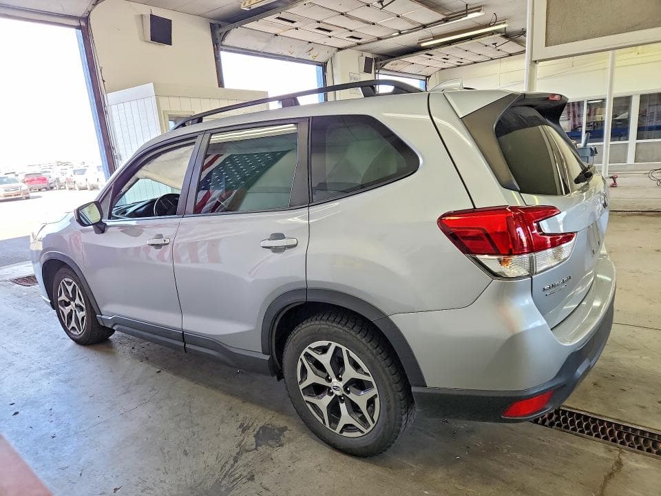 2023 SUBARU FORESTER PREMIUM 2