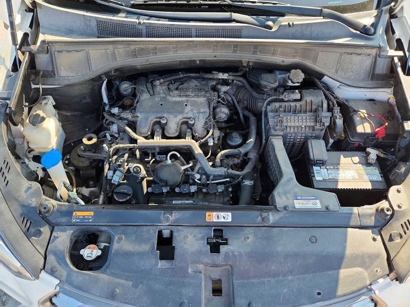 2017 HYUNDAI SANTA FE SE 12