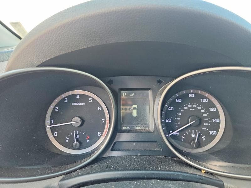 2017 HYUNDAI SANTA FE SE 9