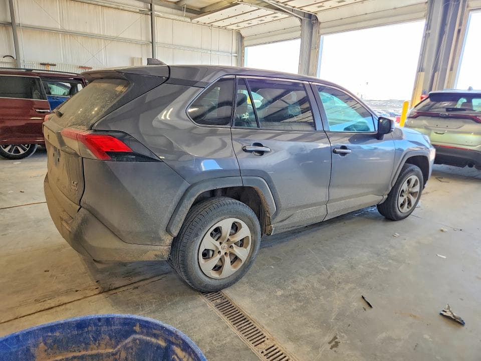 2023 TOYOTA RAV4 LE 3
