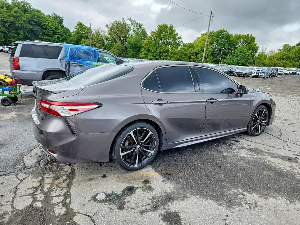 2020 TOYOTA CAMRY XSE 3