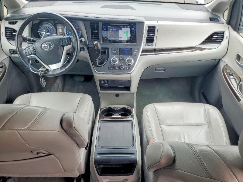 2017 TOYOTA SIENNA XLE 8-PASSENGER 8