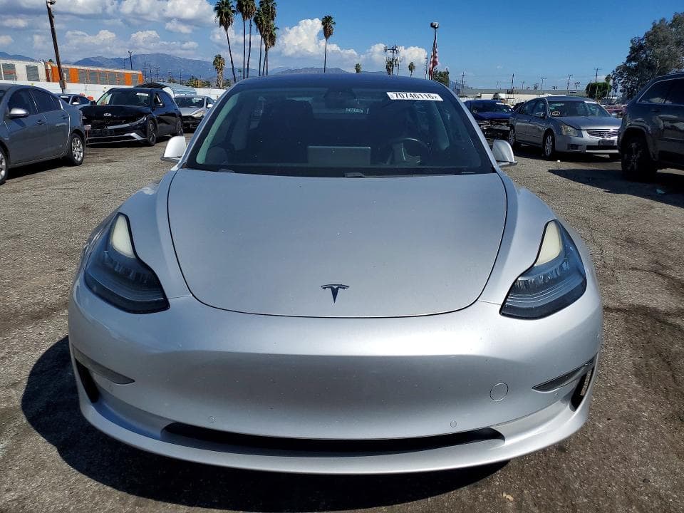 2018 TESLA MODEL 3 5