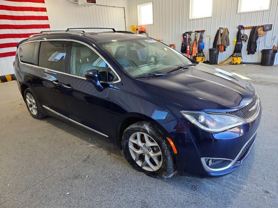 2019 CHRYSLER PACIFICA TOURING L 4