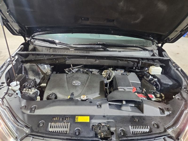 2019 TOYOTA HIGHLANDER LIMITED 12