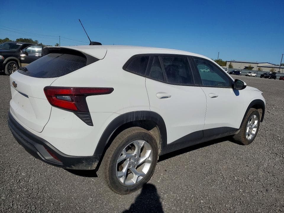 2025 CHEVROLET TRAX LS 3