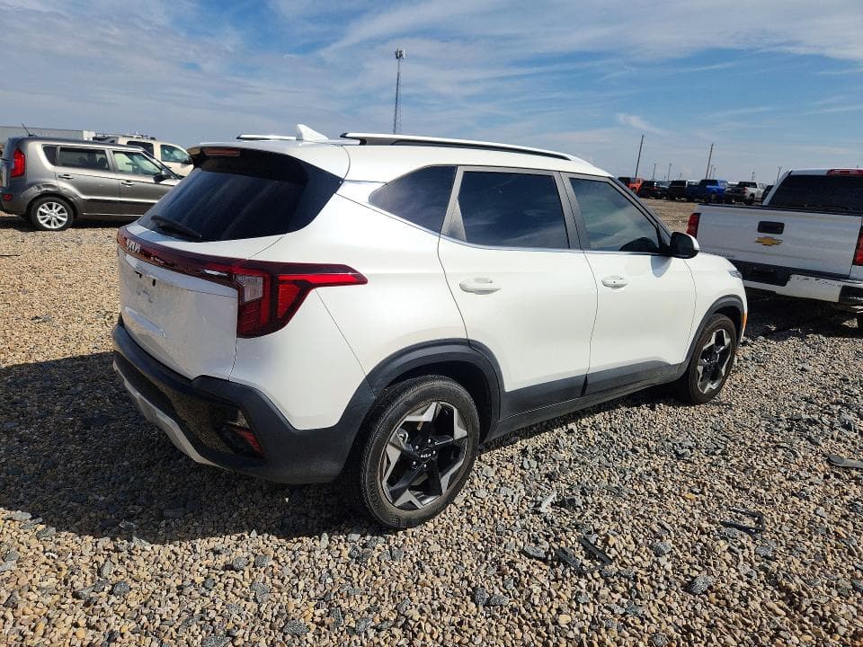 2024 KIA SELTOS EX 3