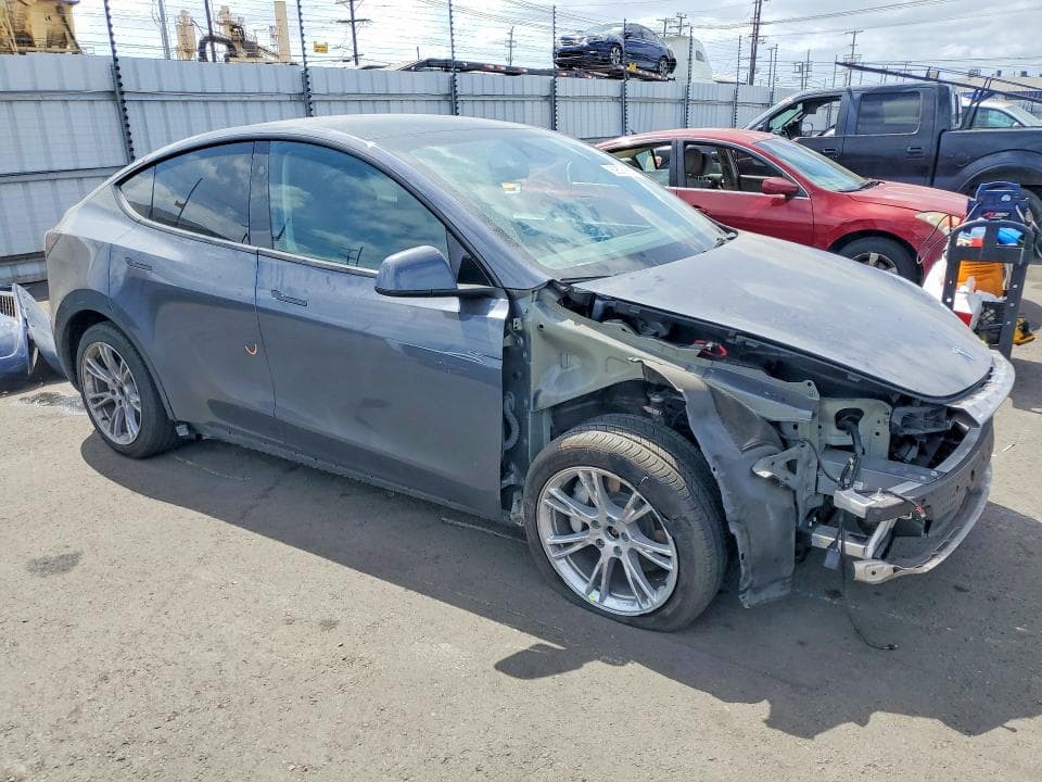 2023 TESLA MODEL Y 4