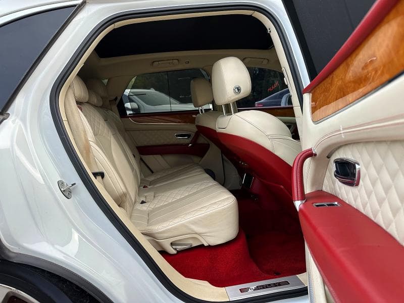 2017 BENTLEY BENTAYGA 8