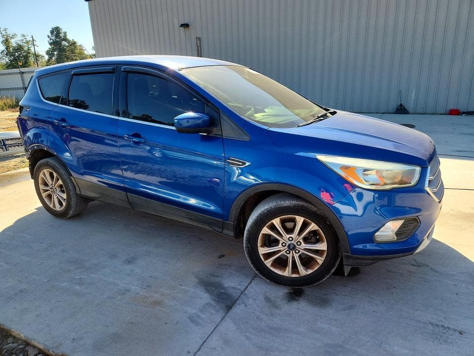2017 FORD ESCAPE SE 4