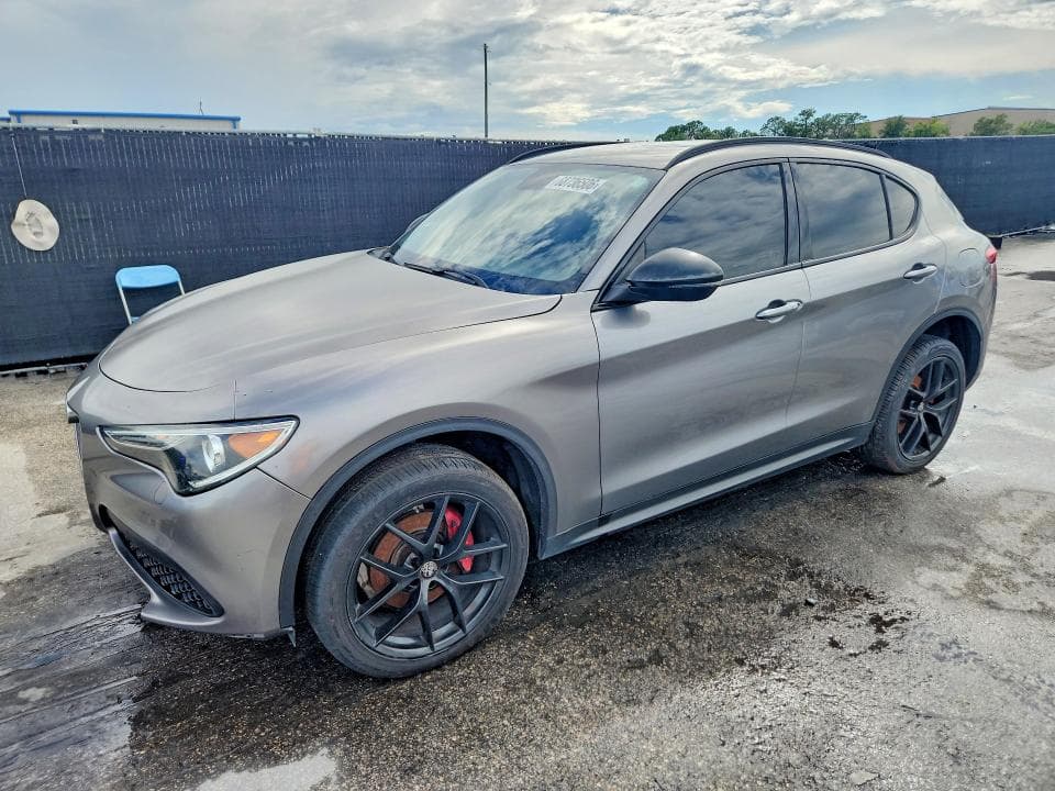2019 ALFA ROMEO STELVIO - 1