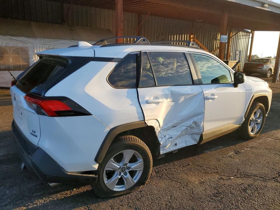 2021 TOYOTA RAV4 LE 3
