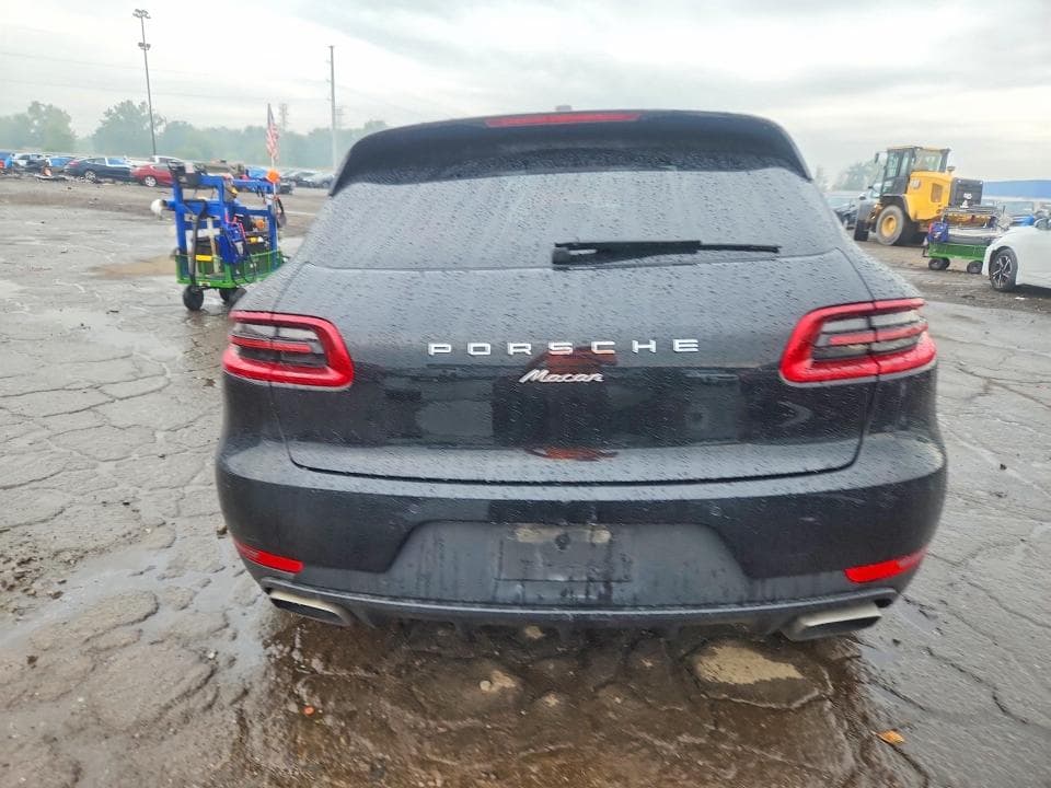 2018 PORSCHE MACAN 6