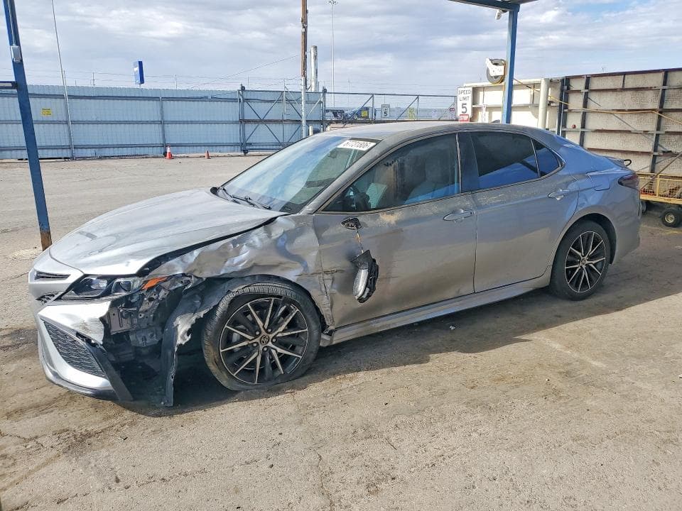 2022 TOYOTA CAMRY SE