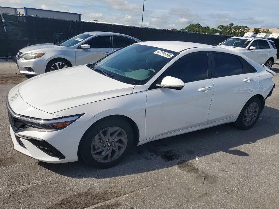 2024 HYUNDAI ELANTRA SEL - 1
