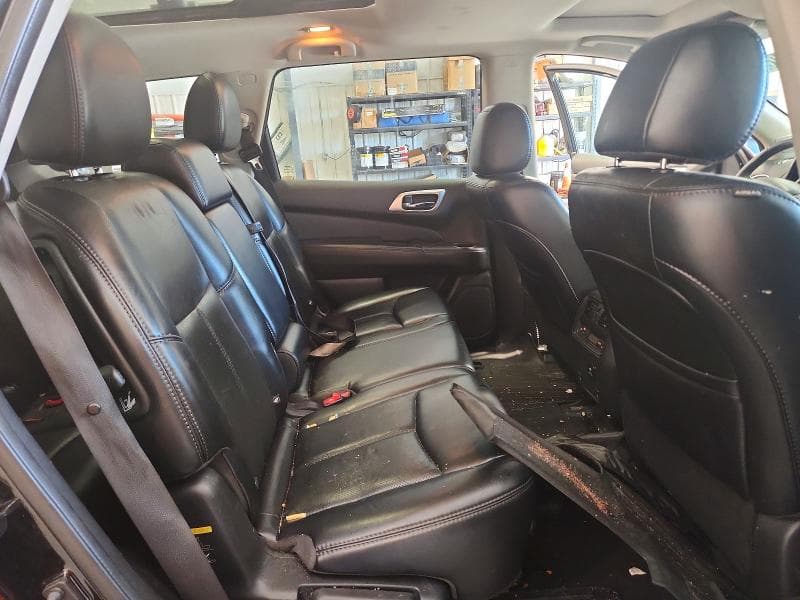 2017 NISSAN PATHFINDER PLATINUM 11