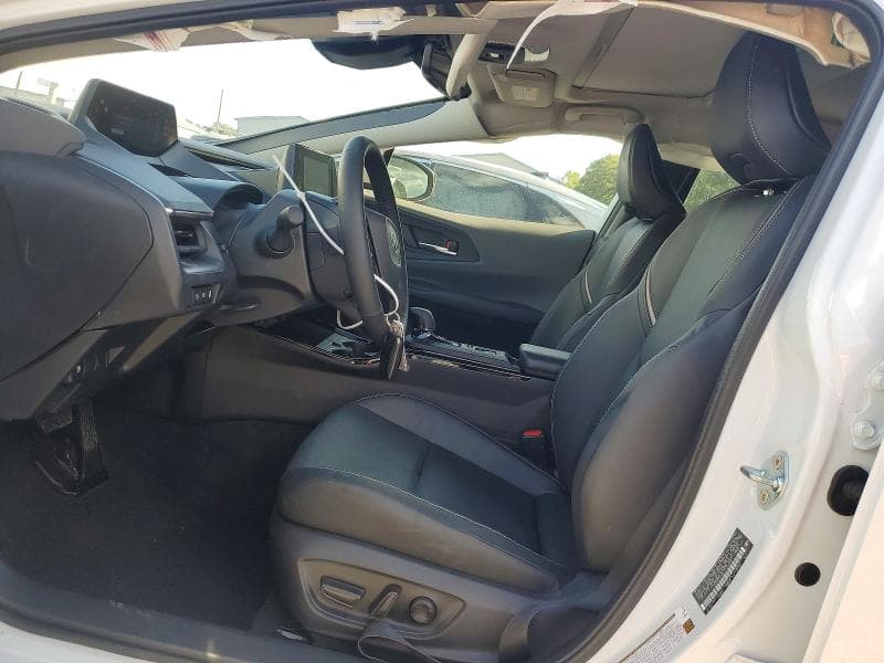 2026 TOYOTA PRIUS XLE 7