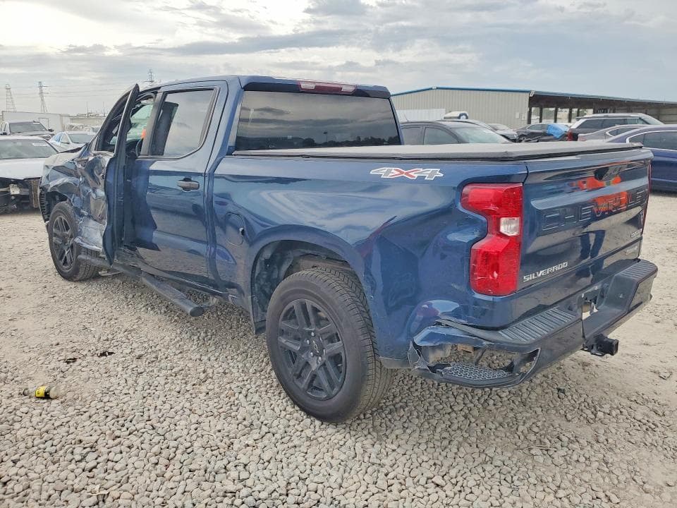 2023 CHEVROLET SILVERADO K1500 CUSTOM 2