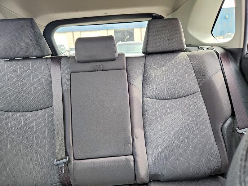 2019 TOYOTA RAV4 XLE 10
