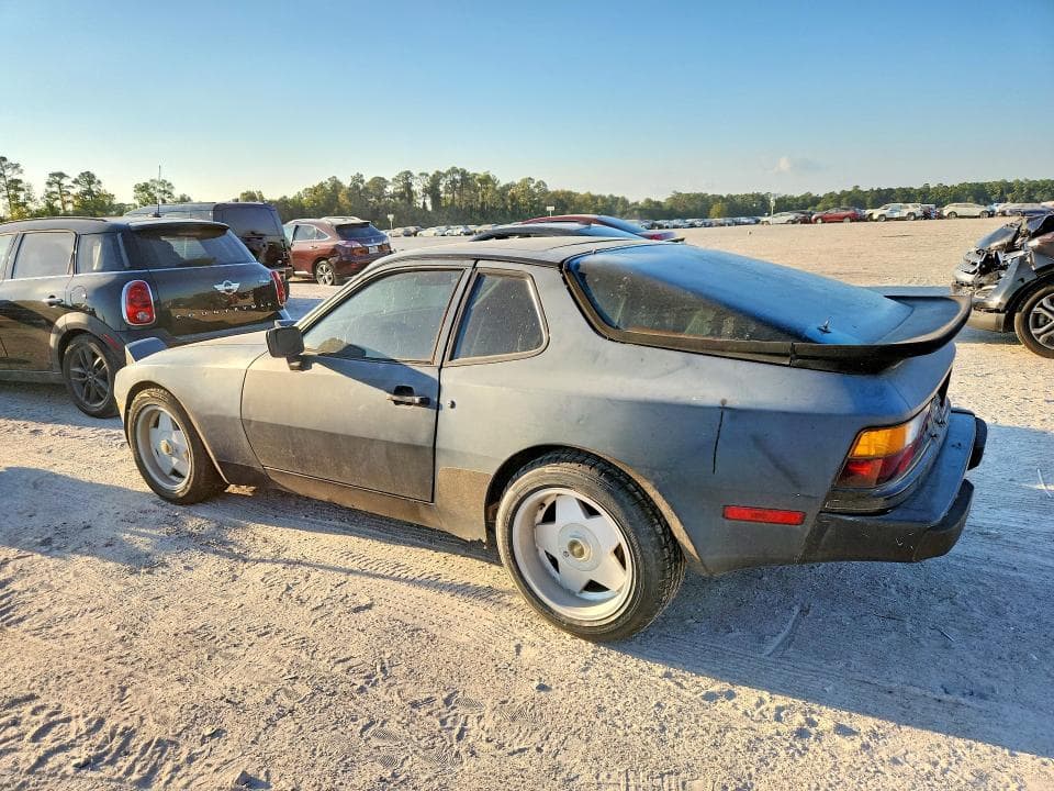 1986 PORSCHE 944 2
