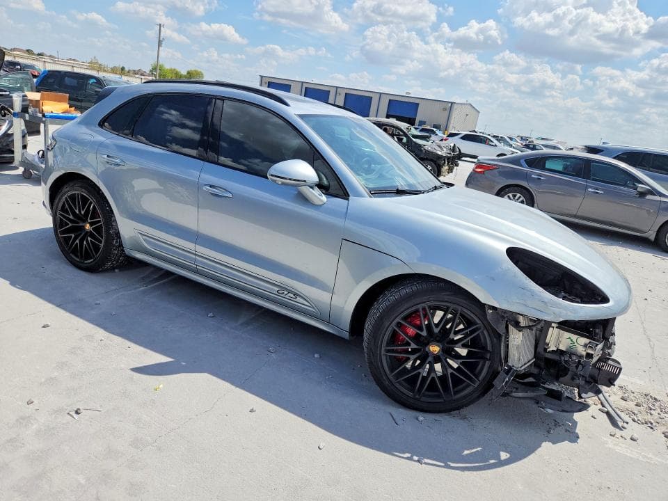 2024 PORSCHE MACAN GTS 4