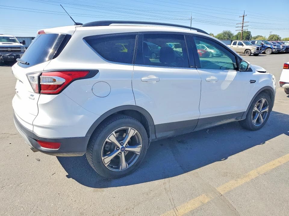 2017 FORD ESCAPE SE 3