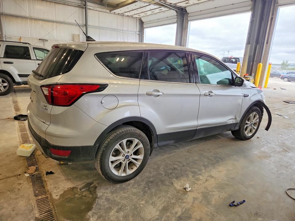 2019 FORD ESCAPE SE 3