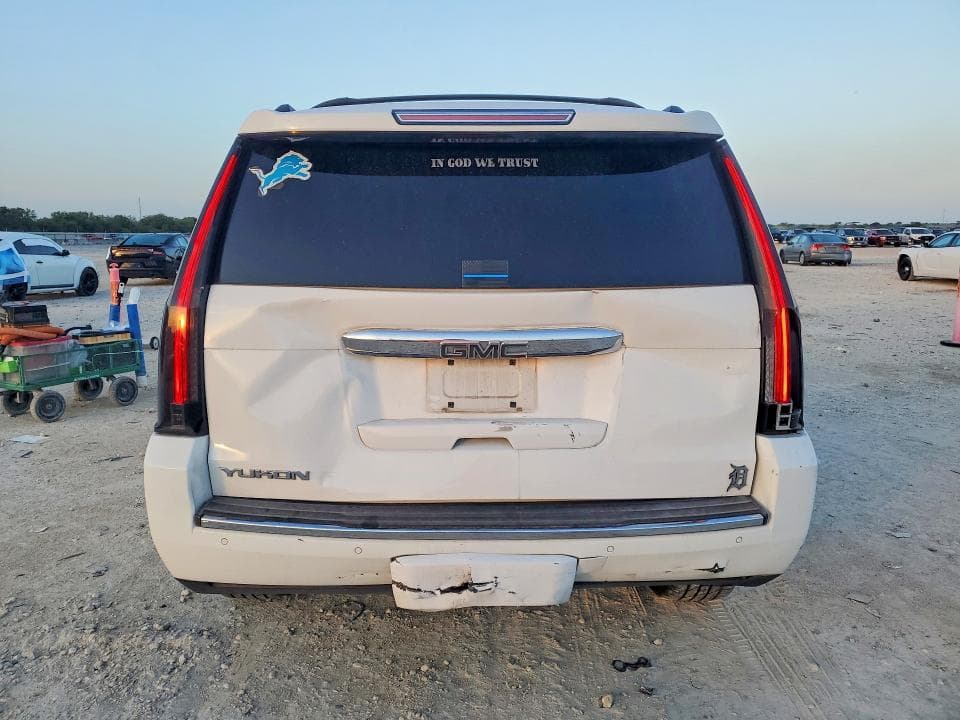 2017 GMC YUKON DENALI 6